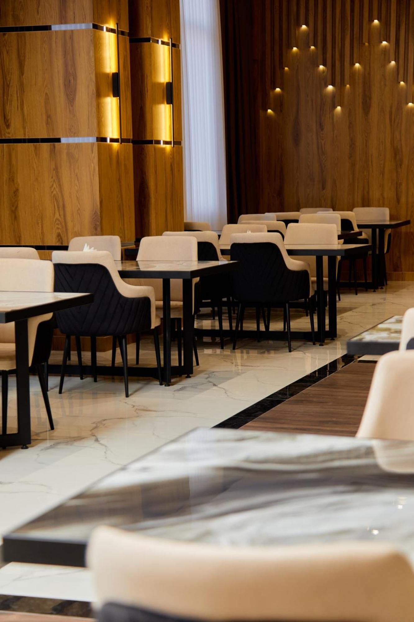 Grand Plaza Hotel Samarkand Bagian luar foto