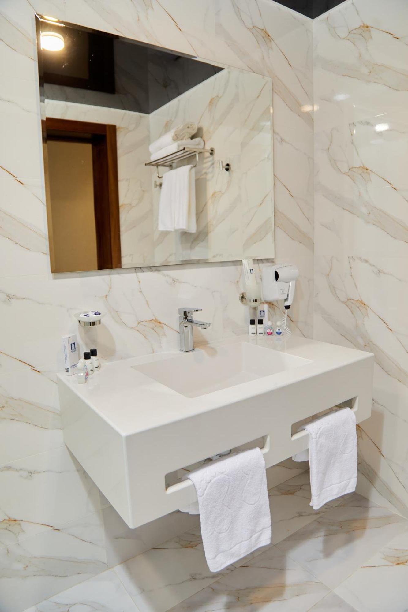 Grand Plaza Hotel Samarkand Bagian luar foto