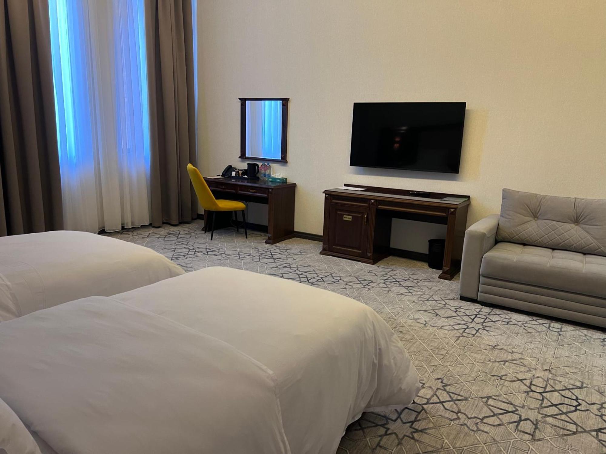 Grand Plaza Hotel Samarkand Bagian luar foto