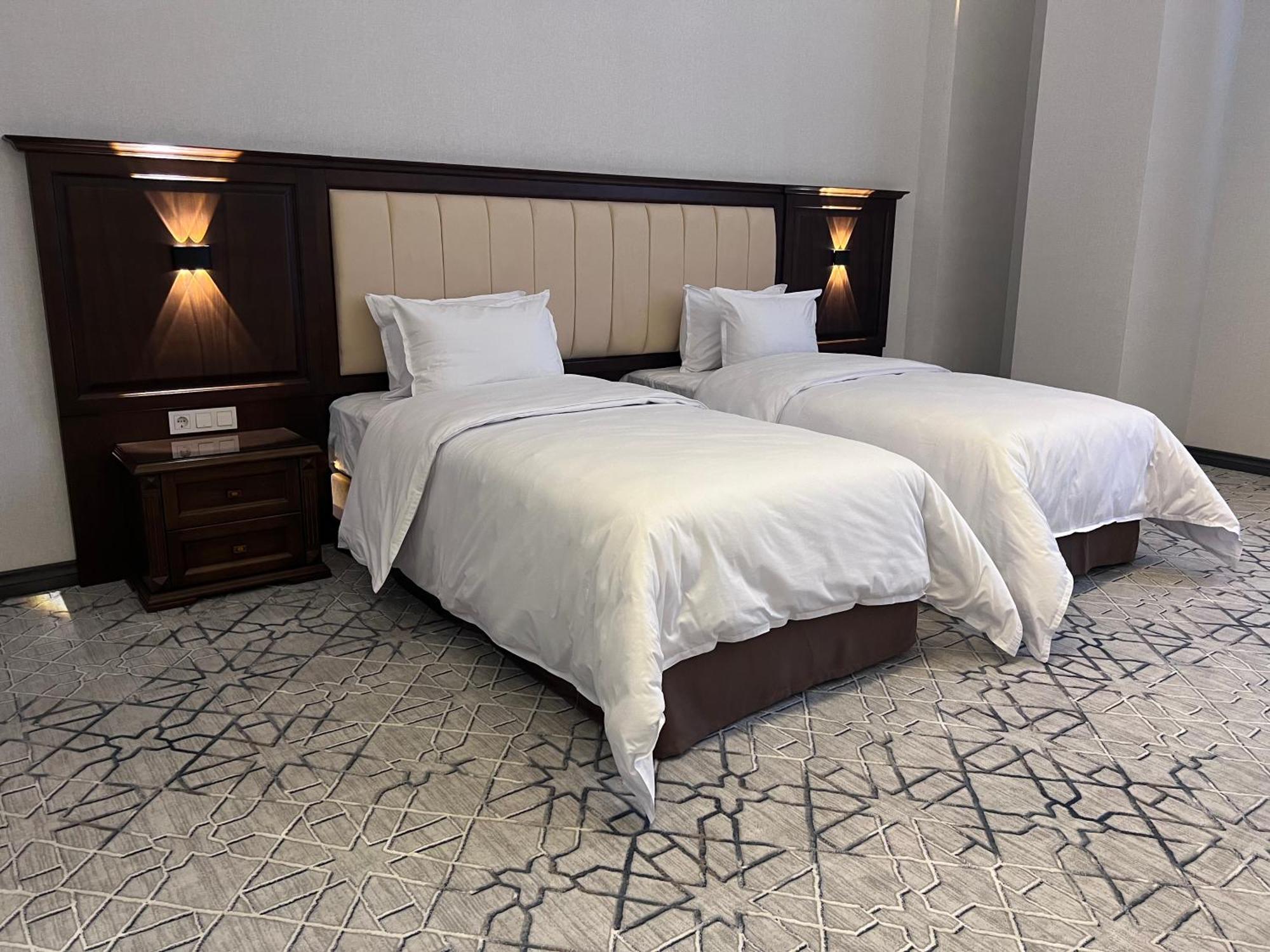 Grand Plaza Hotel Samarkand Bagian luar foto